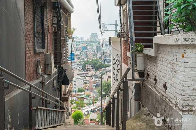 서울 용산구 해방촌 마을의 역사와 관광 명소 안내