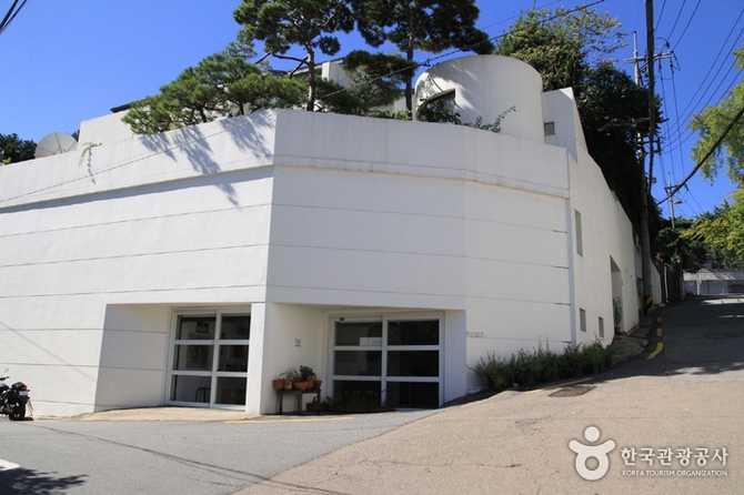 Discover Baik Haeyoung Gallery - image 4