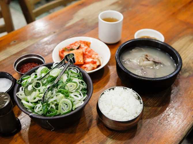 Experience Authentic Korean Seolleongtan - image 1