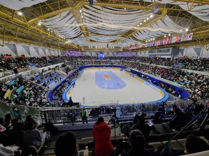 Mokdong Indoor Ice Rink - image 1
