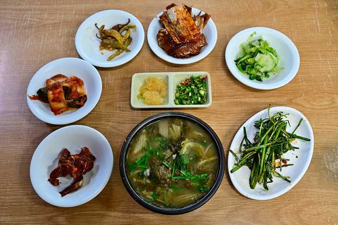 Experience Authentic Busan Eel Soup - image 1