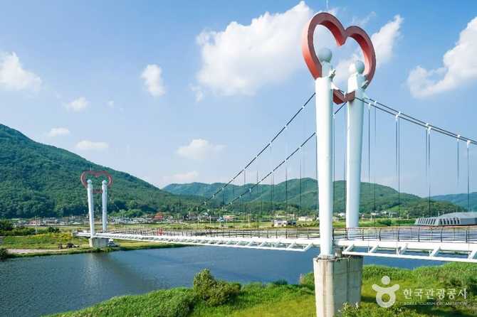 경북 군위군 위천수변테마공원, 자연과 여가를 동시에 즐기기 좋은 명소