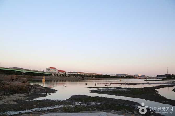 부산 강서구 망산도와 유주암의 역사와 전설