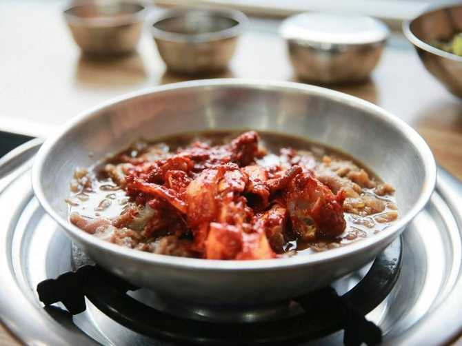 신촌기사식당: 오랜 전통과 맛을 자랑하는 대표 기사식당 안내