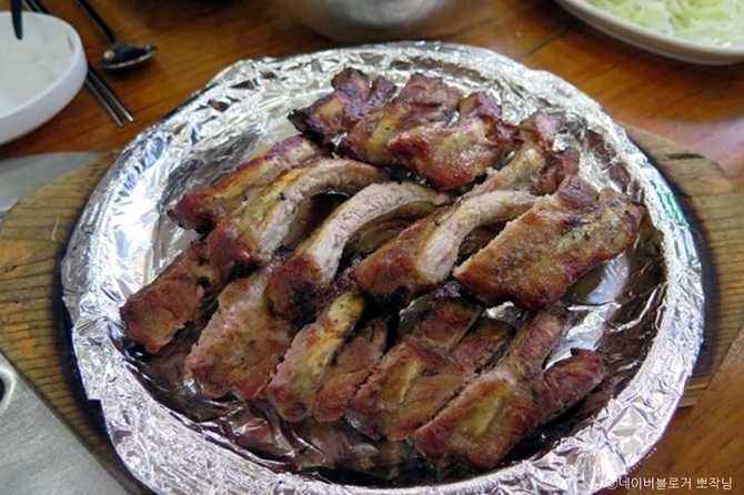 서울 송파구 석촌동 최고의 등갈비 맛집, 돈족골 상세 정보와 추천 메뉴