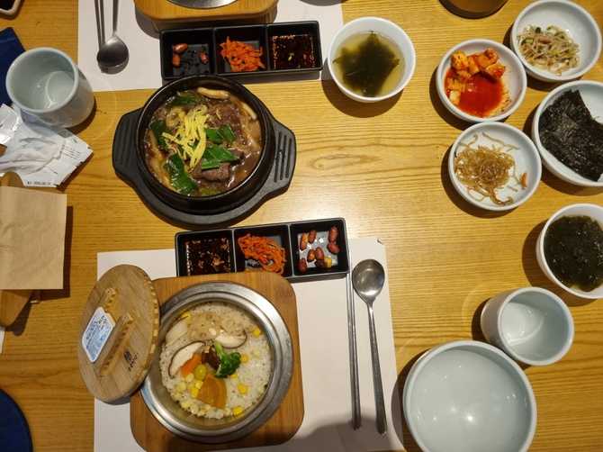홍대 인근 건강한 한식 맛집, 들풀한상에서 전통 솥밥과 정감 넘치는 식사 경험