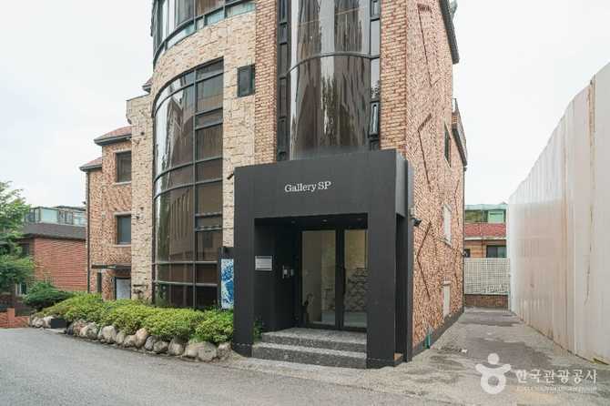 서울 용산구 갤러리에스피: 현대 미술 전시와 작가 지원의 중심지 1