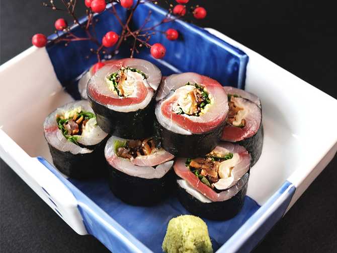 Experience the Best Sushi & - image 1