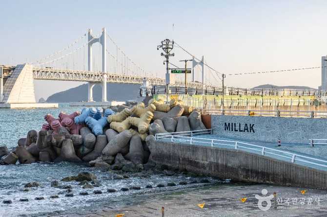 부산 민락수변공원 가볼 만한 해변 공원 추천 및 방문 정보 1