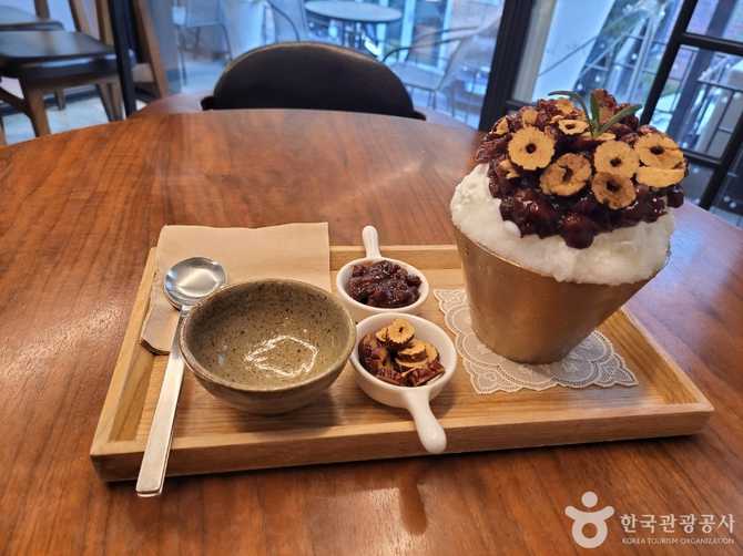 서울 성북동 한옥 카페, 반하당의 매력과 인기 메뉴 안내 2