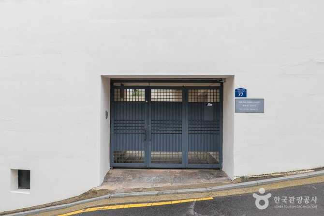 Discover Baik Haeyoung Gallery - image 3