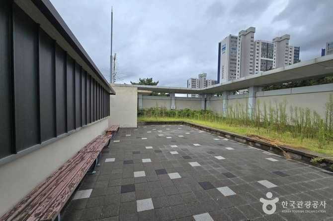 Busan Gijang Library - image 1