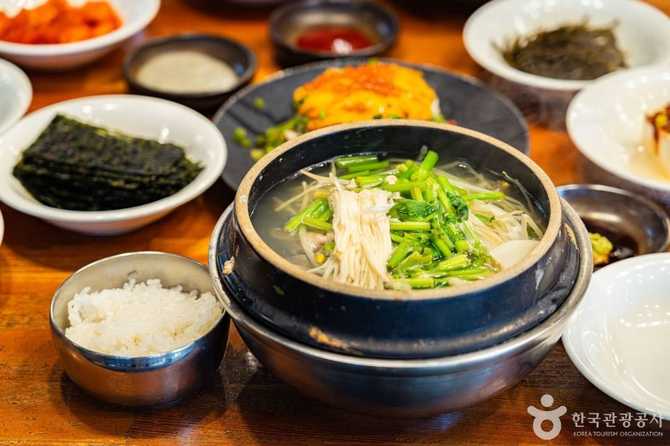 Best Korean Fish Cake Soup - image 9