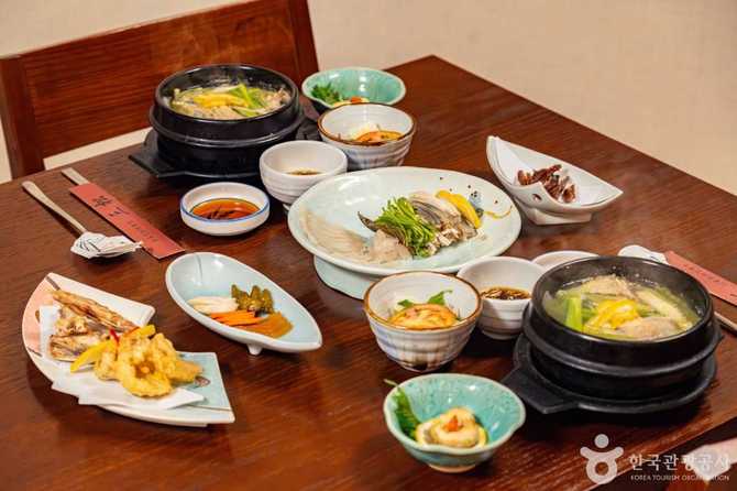 Samseong Sushi - image 2