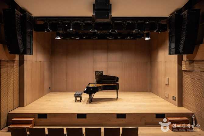 서울 강남구 거암아트홀: 최고의 클래식 및 공연 공간 안내 3