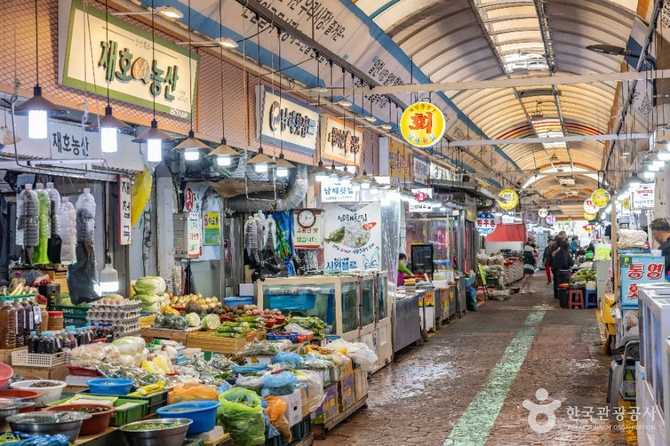 Visit Yeonil Market in Busan - image 2