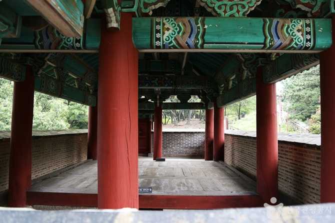 Discover Geumjeongsanseong Dongmun Gate - image 4
