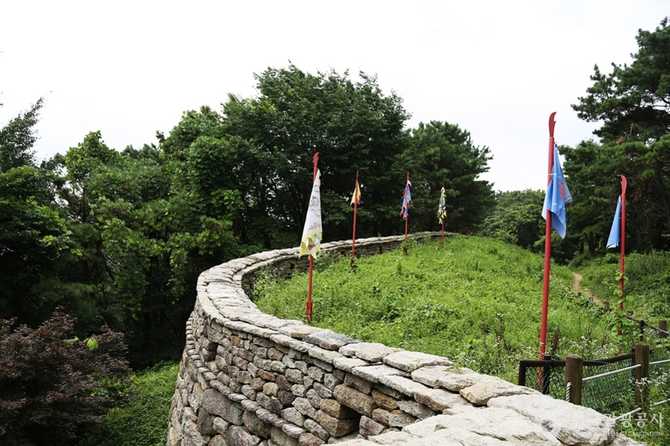 Discover Geumjeongsanseong Dongmun Gate - image 2