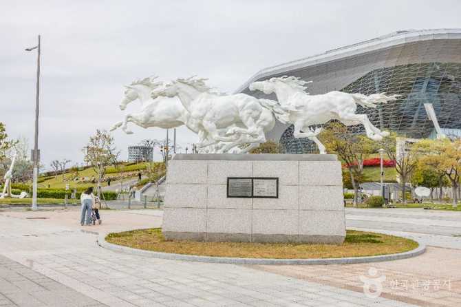 Discover Amir Park - image 6