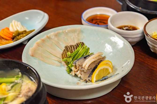 Samseong Sushi - image 4