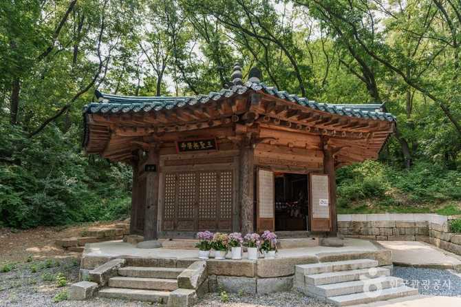 Discover Seoguksa Temple in Seoul - image 6
