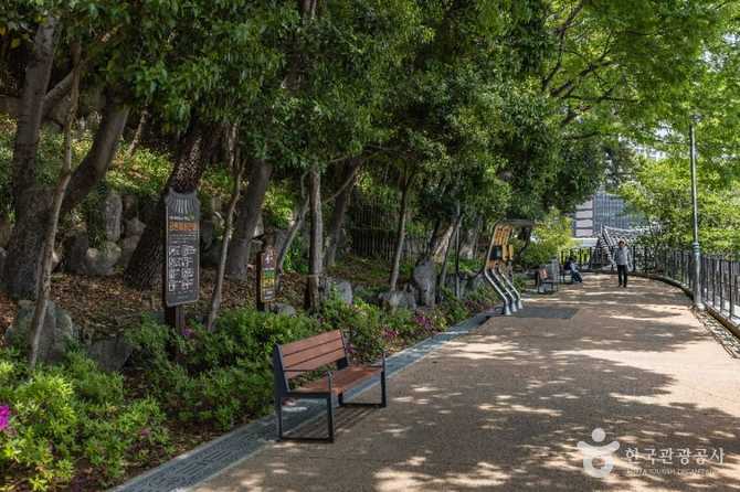 부산진성공원 안내와 방문 정보: 부산 동구의 역사와 자연을 만나다 8