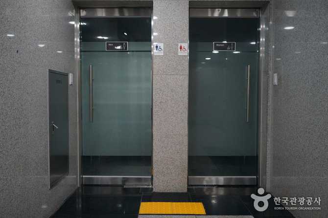 Discover Seoul Yakryeong Market - image 7