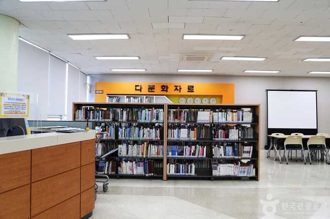 Busan Metropolitan Central Library - image 9