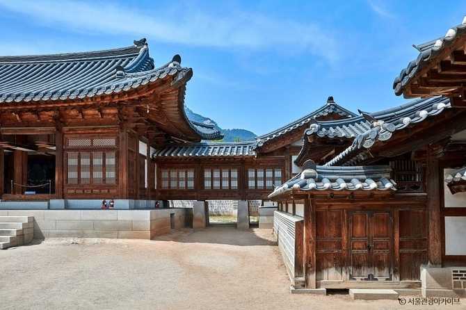 Explore Gyeongungung Palace - image 2