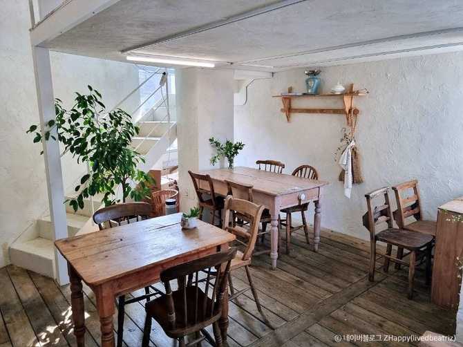 Experience the Charm of Braddys - image 1