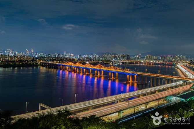서울 성동구 달맞이근린공원 가는 방법과 명소 정보 2