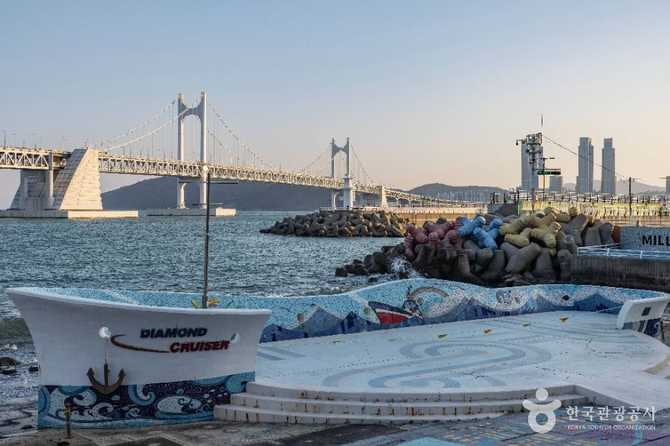 부산 민락수변공원 가볼 만한 해변 공원 추천 및 방문 정보 3