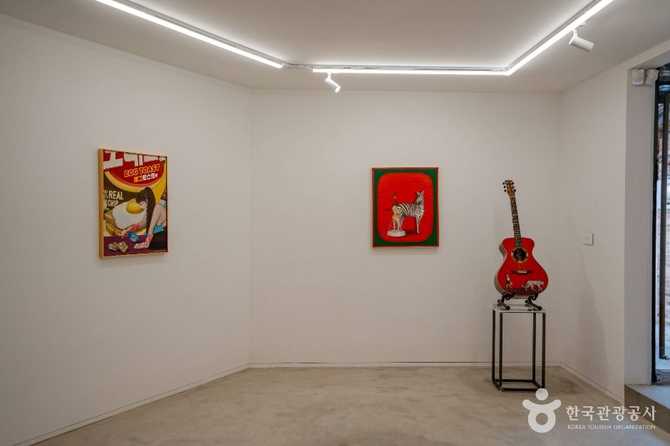 Kim Hyun - image 2