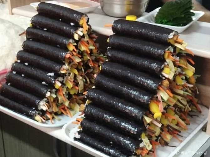 Experience Authentic Korean Kimbap at - image 2