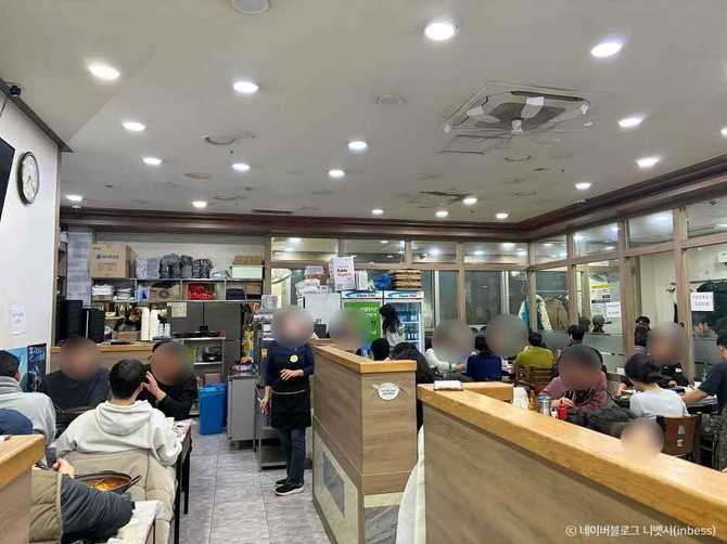 Discover Top Seafood Dining at - image 2