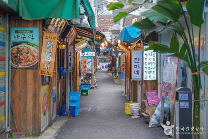 Explore Inhyeon Market - image 1
