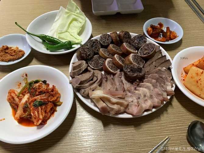 서울 중구 을지로 맛집 산수갑산 순대국밥, 위치와 메뉴 정보 2