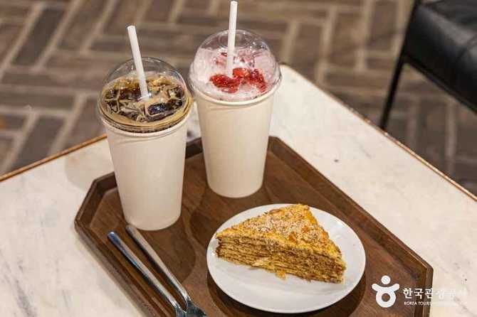 부산 기장 해안가 전망 카페, 시랑의 체험과 휴식을 동시에 즐기기 2