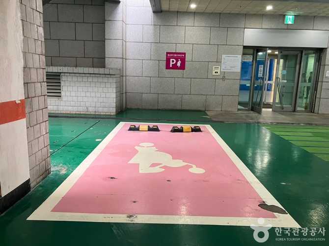 Visit Busan Museum of Modern - image 10