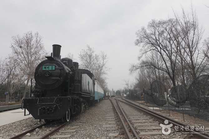 Discover the Scenic and Historic - image 3