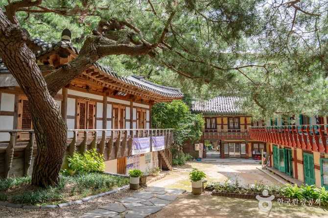 Discover Geumsunsa Temple in Seoul - image 3