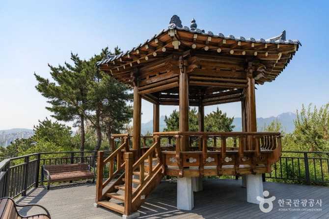 Discover Odong Neighborhood Park in - image 2