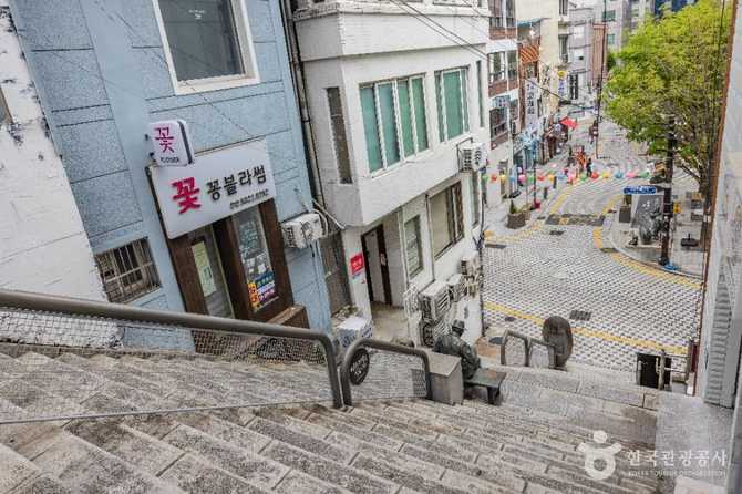 부산 중구 40계단 문화관광테마거리, 역사와 문화의 만남 4