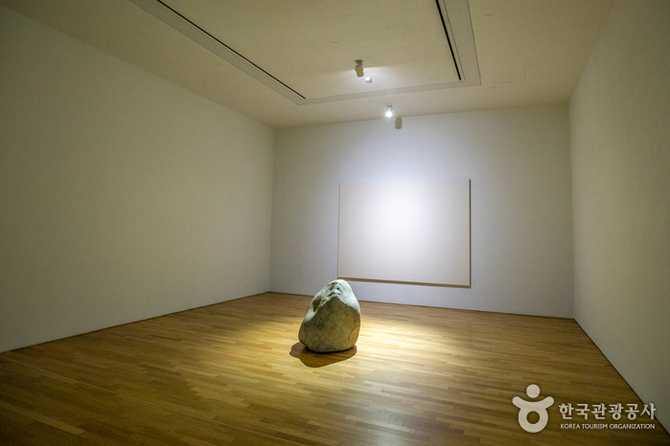 Visit Busan Museum of Modern - image 19