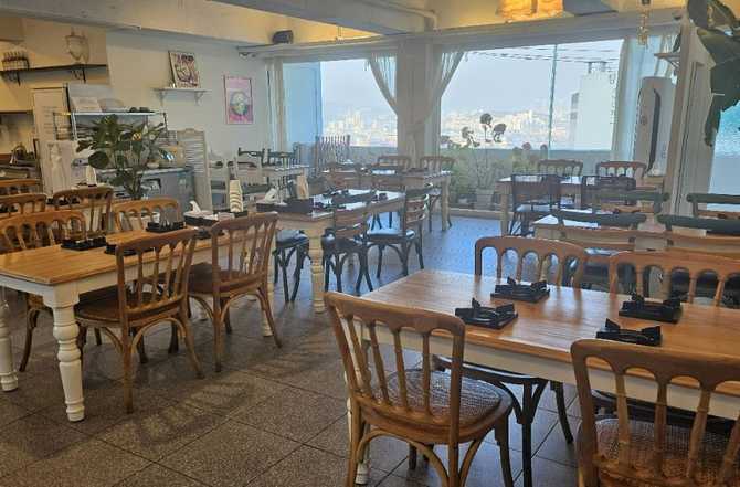 Best Cactus Restaurant Yeongdo - image 3