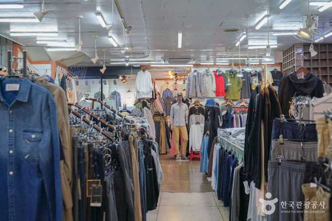 Complete Guide to Itaewon Market - image 4