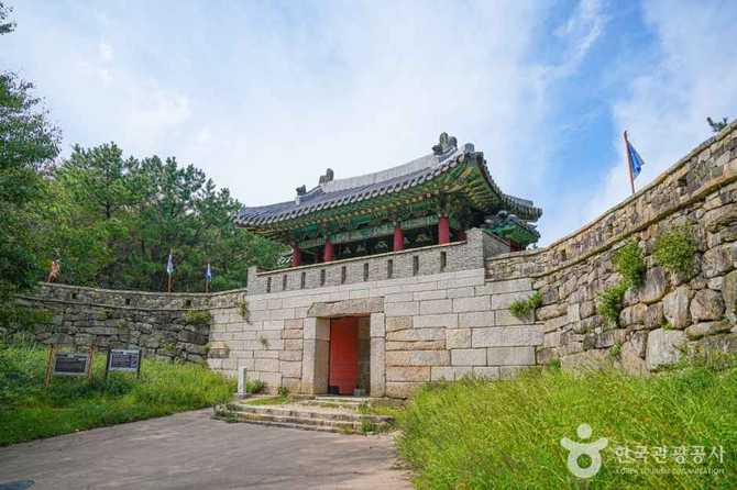 Discover Geumjeongsanseong Fortress - image 4