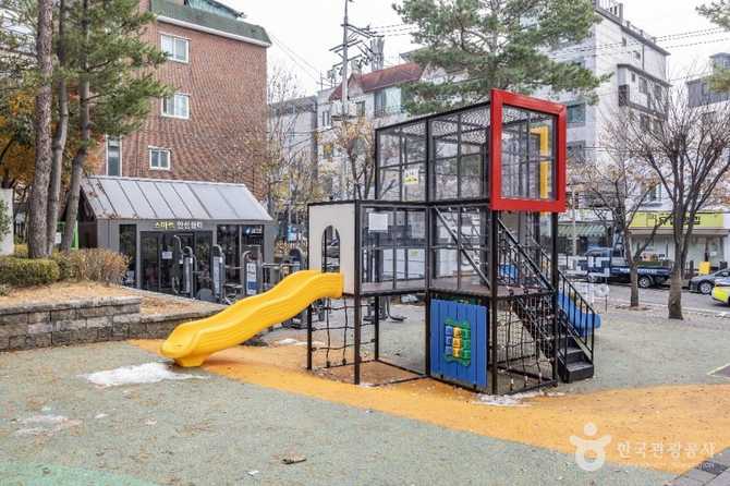 Explore Ginkgo Park - image 5