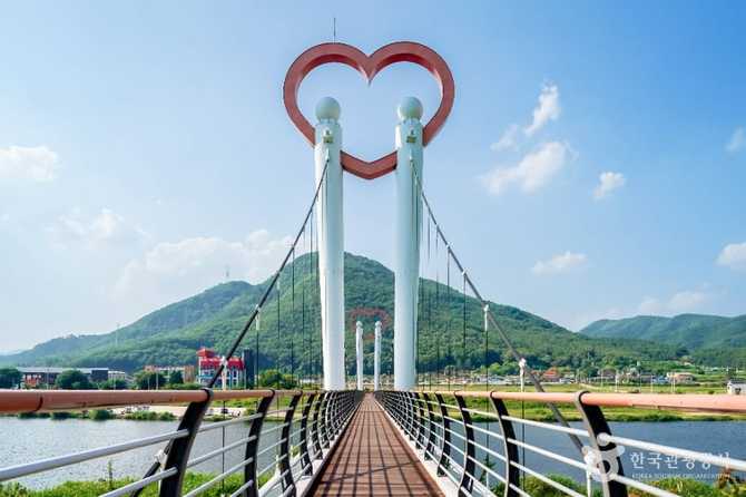 경북 군위군 위천수변테마공원, 자연과 여가를 동시에 즐기기 좋은 명소 3