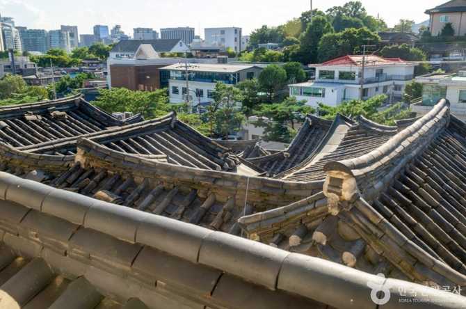 서울 북촌 한옥청: 전통과 현대가 만나는 한옥 문화 공간 3